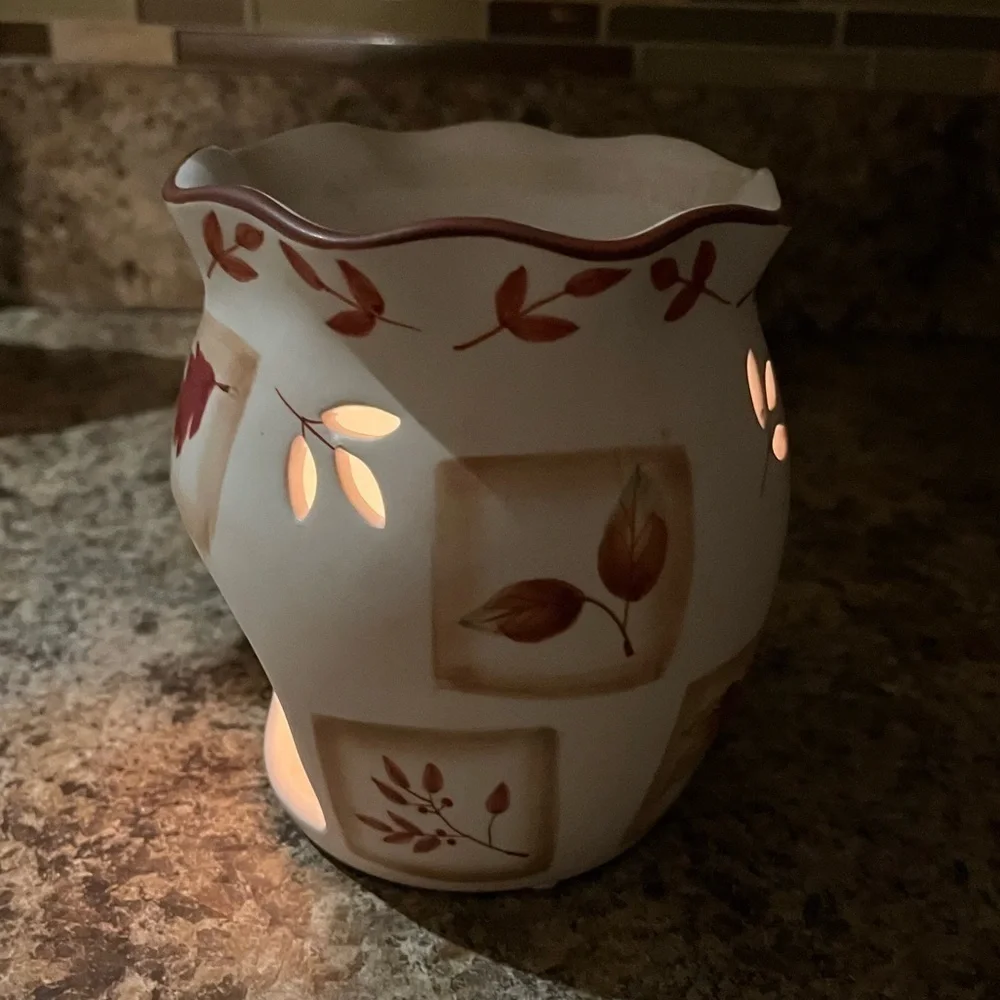 Yankee Candle Natures Touch Tart Warmer Leaf Pattern